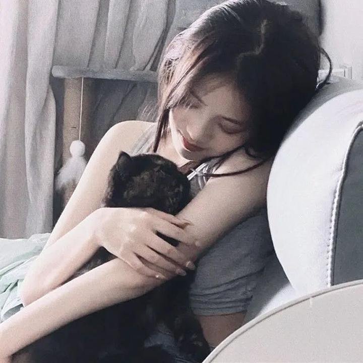 坠爱少女海报